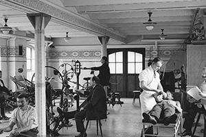 Therapy room of the old outpatient clinic (building Lu 4), 1903